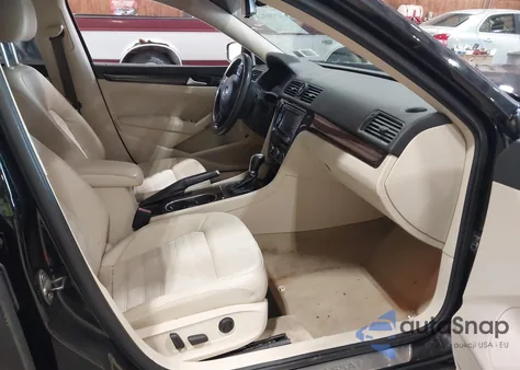 2014 Volkswagen Passat 2.0L Tdi Sel Premium z USA, uszkodzony, nr VIN 1VWCN7A30EC081830